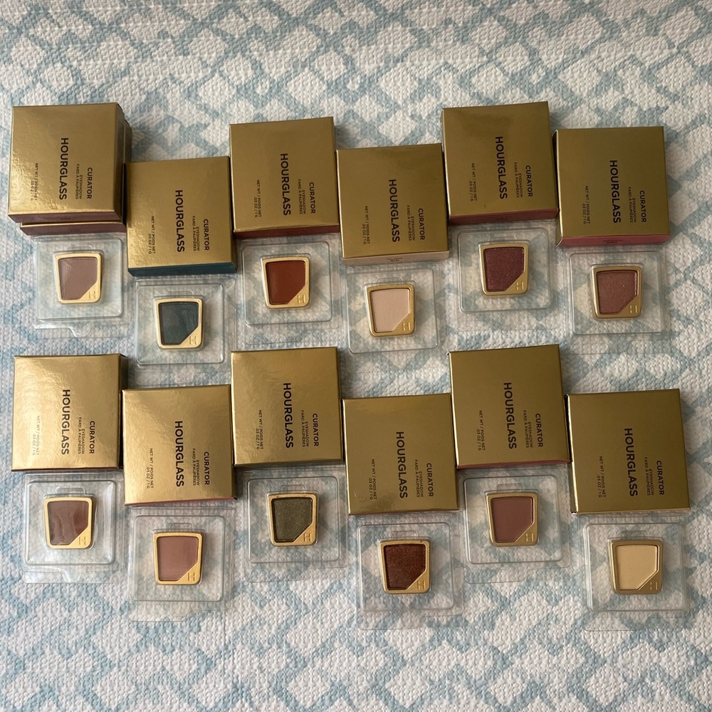 ✨SALE✨HOURGLASS eyeshadow
